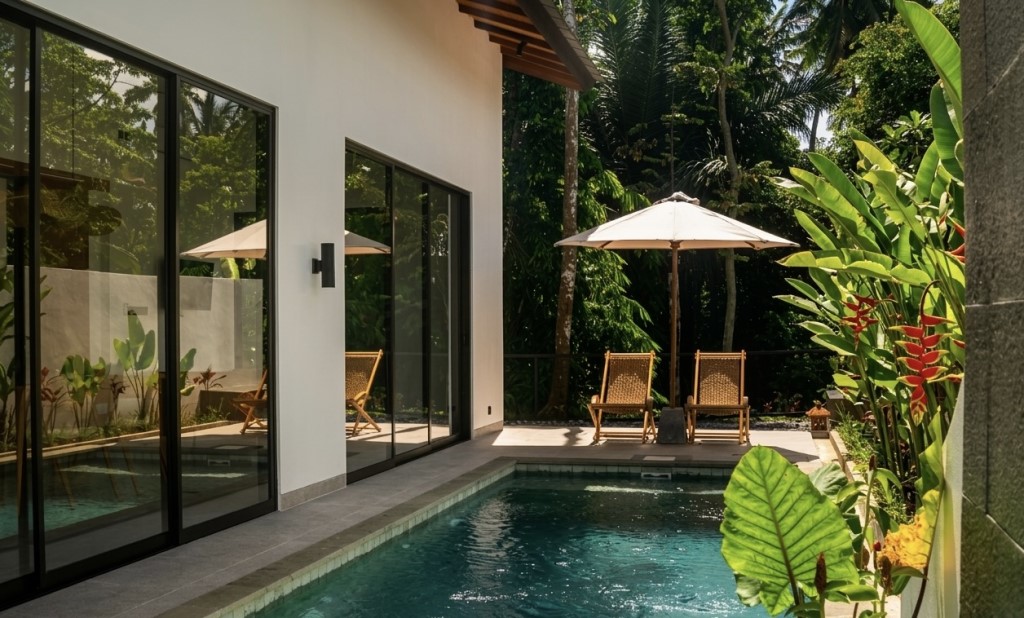 Page 10_2 Bedroom Villa outside view
